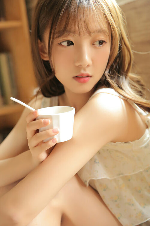 九游(jiuyou)官方网站-五大联赛是否借助边路深度拉伸创造中路空位，五大联赛中场球员